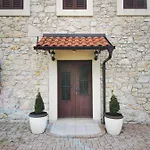 House Nada Franciska