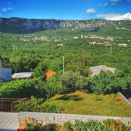 House Nada Franciska Case de vacanță