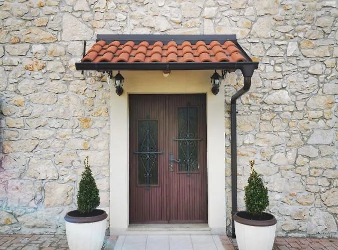 House Nada Franciska